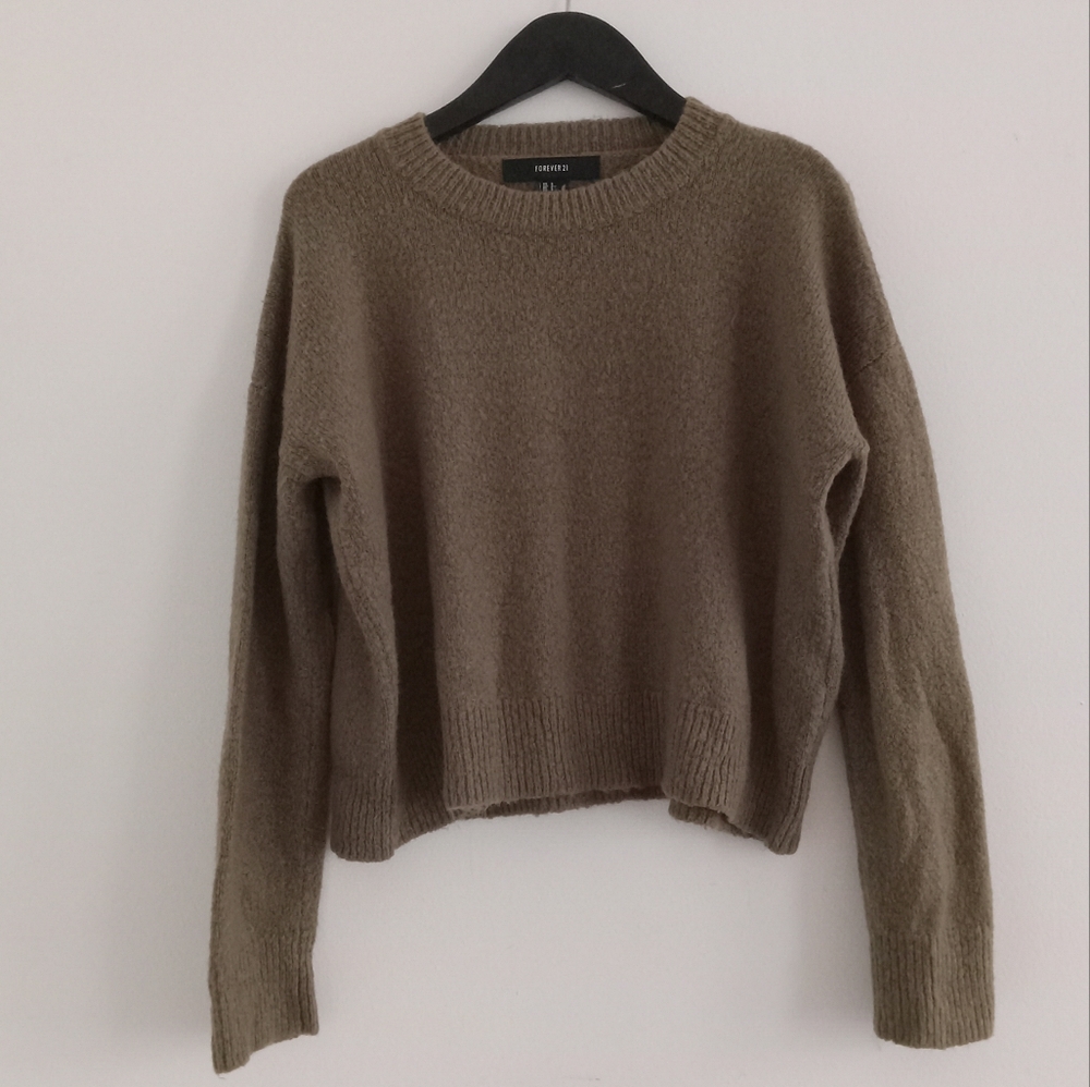 Forever 21 Light Boucle Olive Green Boxy Cropped Sweater Top